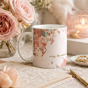 Caneca de Café com Aquarela Floral Rosada Suave Ro