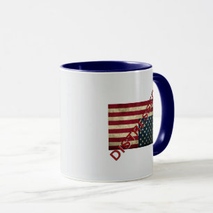Caneca de café com bandeira americana em situação 