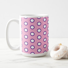 Caneca de café com bolinhas minimalista