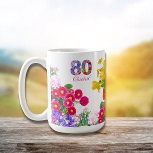 caneca de café com buquê floral para festa de 80 a