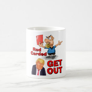 Caneca de Café com Cartão Vermelho