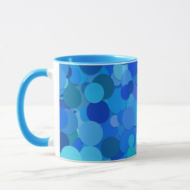 caneca de café com confetes de ponto azul (Esquerda)