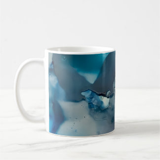 Caneca de Café com Design Abstrato