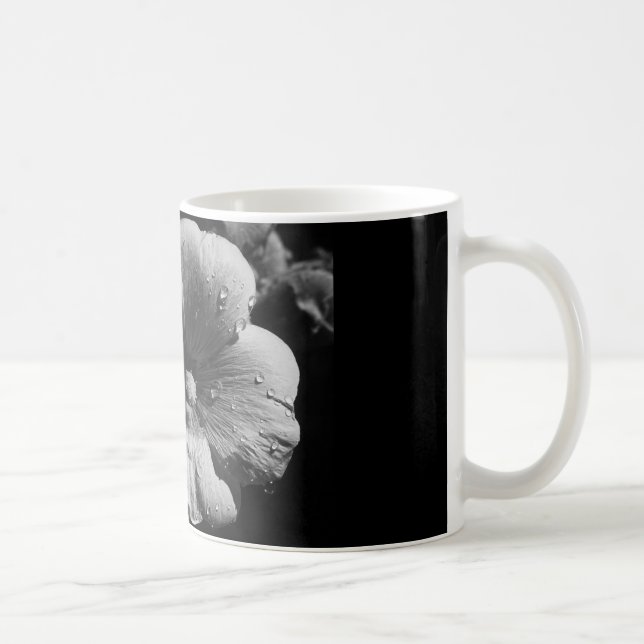 caneca de café com flor branca (Direita)
