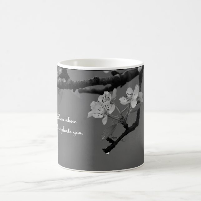 caneca de café com flor onde o deus o planta (Centro)