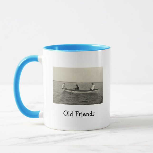 Caneca de café com foto antiga de amigos navegando (Esquerda)