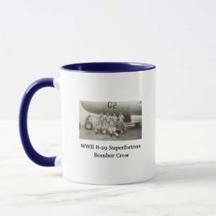 Caneca de café com foto da tripulação do bombardei