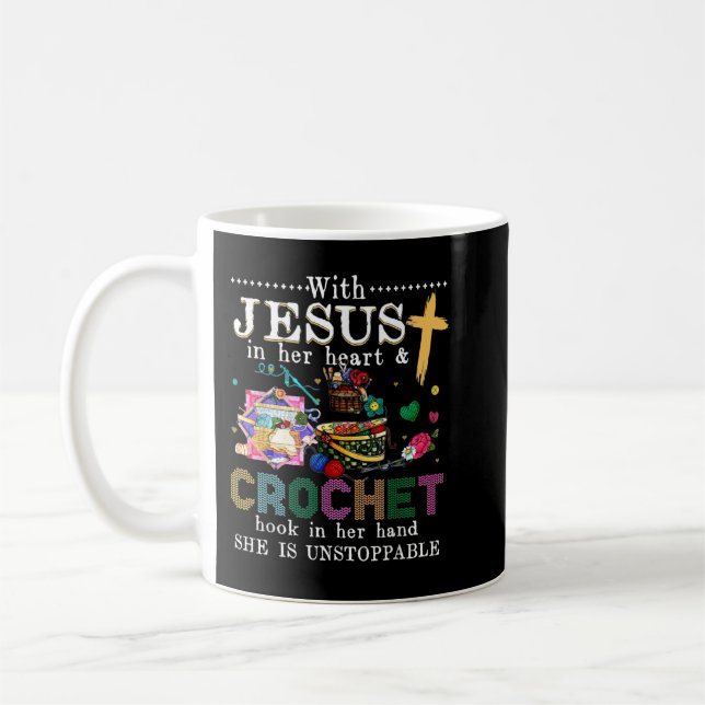 Caneca De Café Com Jesus Em Seu Gancho De Crochet Na Mão (Esquerda)