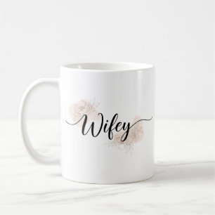 Caneca de Café com Letra Elegante 'Wifey' e Floral