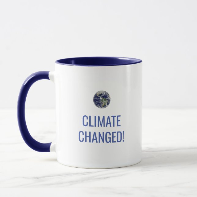 Caneca de café com mensagem de conscientização sob (Esquerda)