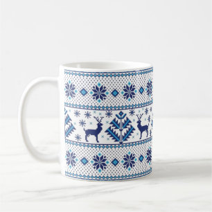 Caneca de café com padrão de ornamento folclórico