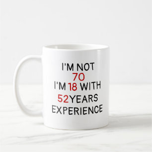 Caneca de Café com Tipografia de Aniversário Engra