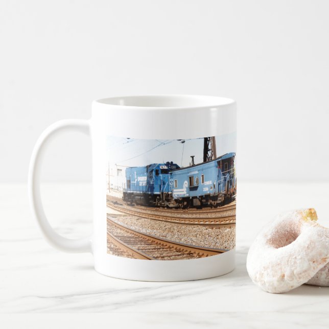 Caneca De Café Comboio Diesel #1633 GP-15-1 e caboose           (Com Donut)
