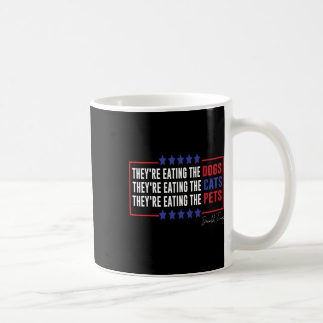 Caneca De Café Comendo Os Cães Que Comem Os Gatos Comendo (Direita)