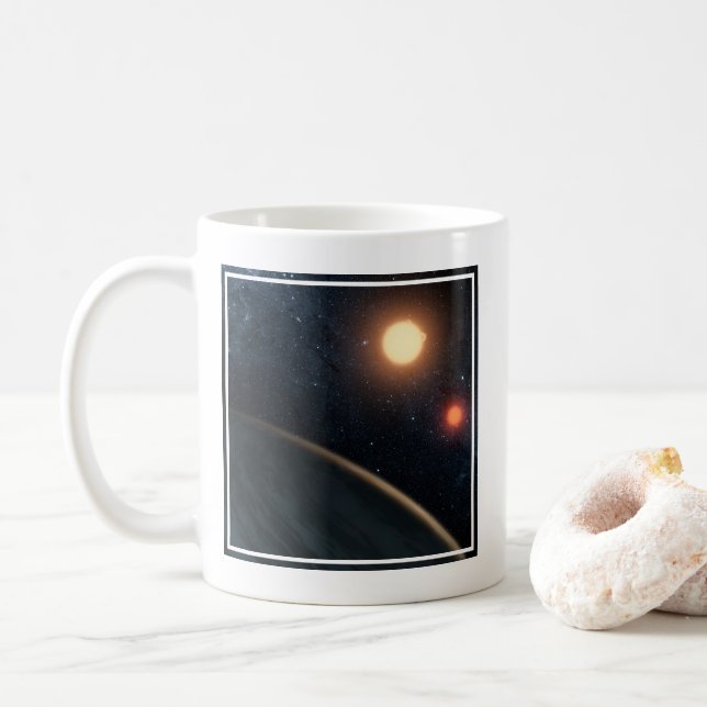 Caneca De Café Conceito do artista Ilustrando Kepler-16b. (Com Donut)