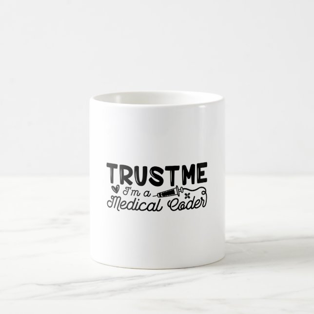 Caneca De Café Confie em mim, sou um programador de ICD com códig (Centro)