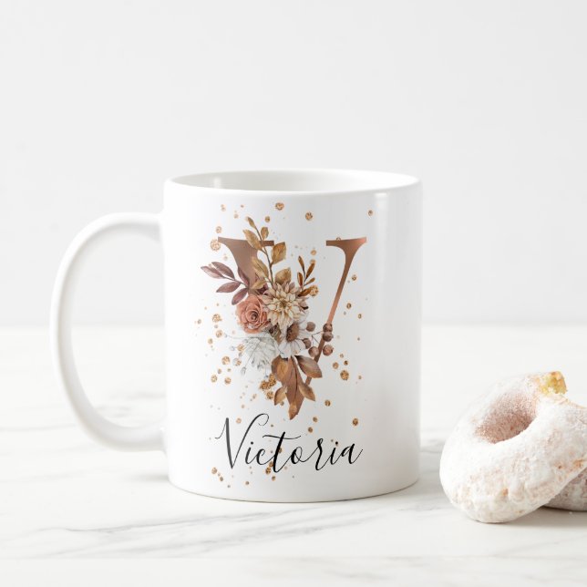 Caneca De Café Copper Floral - Letra V Monograma Café Mug (Com Donut)