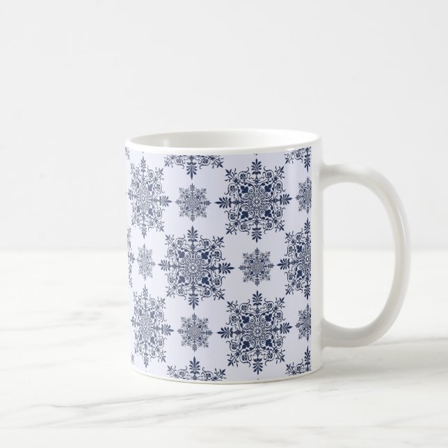 Caneca De Café Cor damasco de flocos de neve azuis (Direita)