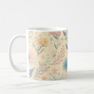 Caneca De Café Cor-de-rosa florido Pastel e azul no amarelo-claro