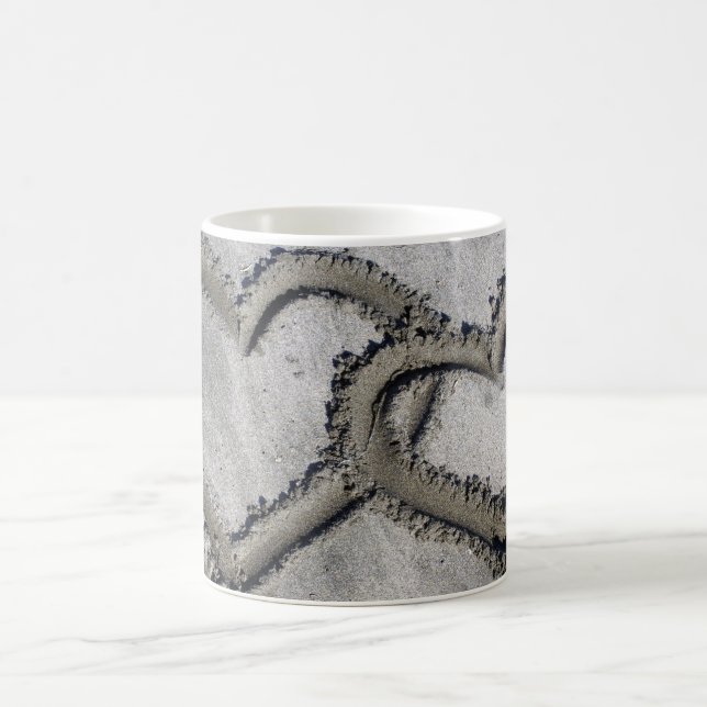 Caneca De Café Corações ligados na areia (Centro)