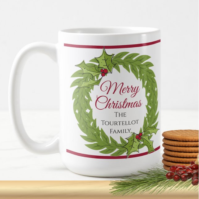 Caneca De Café Coroa de Natal Personalizada Feliz Natal (Personalized Christmas Wreath Merry Christmas Green Red Family Name Cocoa Tea Coffee Mug)