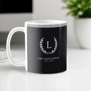 Caneca De Café Coroa Elegante Moderna Nome da Família Inicial Per