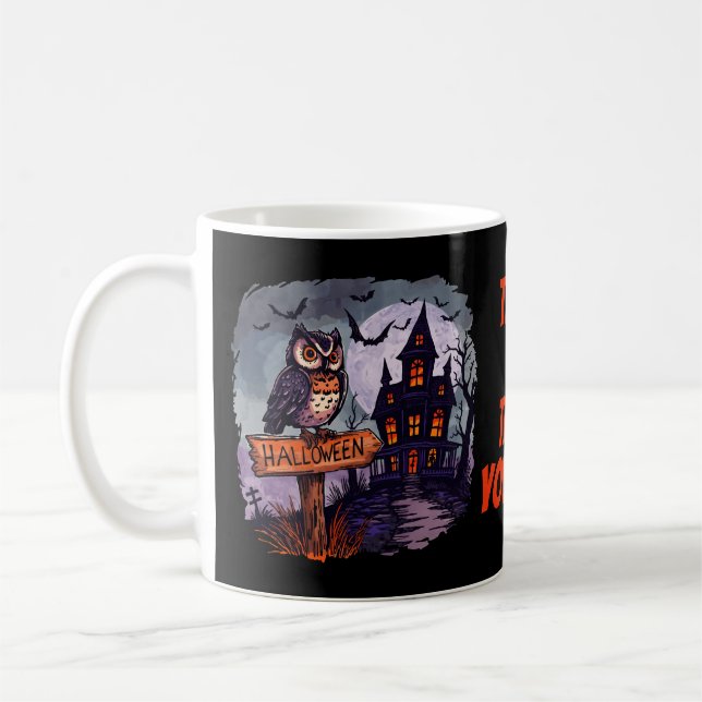 Caneca De Café Coruja Assombrada e Casa Doida - Halloween Gótico (Esquerda)