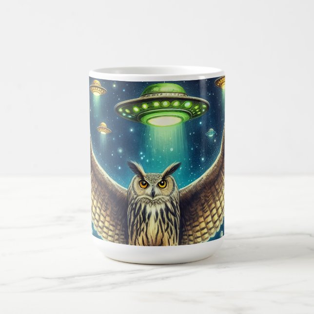 Caneca De Café Cosmic Owl Nightscape - OVNIs no céu (Centro)