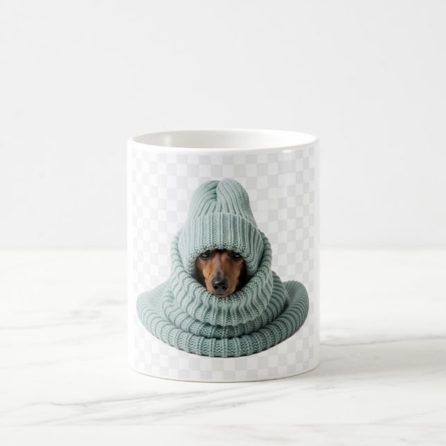 Caneca De Café Cozy Dachshund in a Scarf and Beanie (Centro)