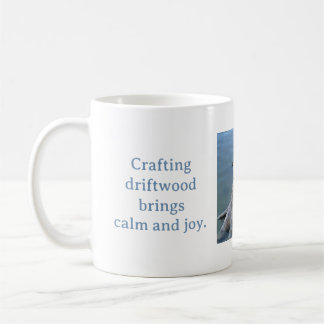 CANECA DE CAFÉ CRAFTING DRIFTWOOD BRINGS CALM AND JOY MUG