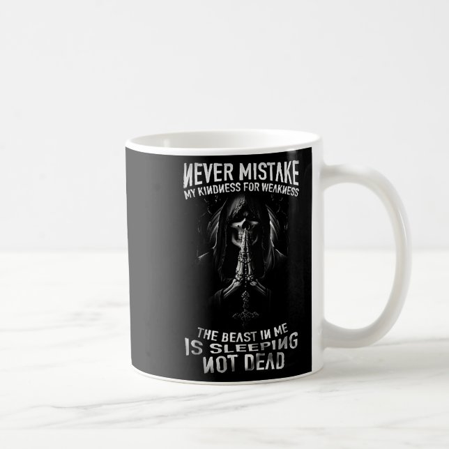 Caneca De Café Crânio de Halloween Confundir Bondade Com Fraqueza (Direita)