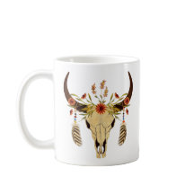 Crânio do boi com flores e penas