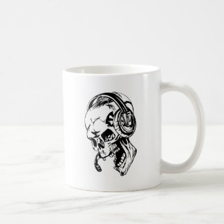 Caneca De Café Crânio usando o auscultadores
