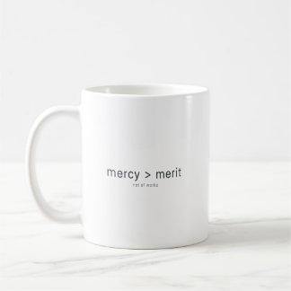 Caneca De Café Crença cristã na misericórdia de Deus sobre mérito