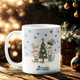 Caneca De Café Crianças Bonitas Decorando Árvore de Natal Nome do