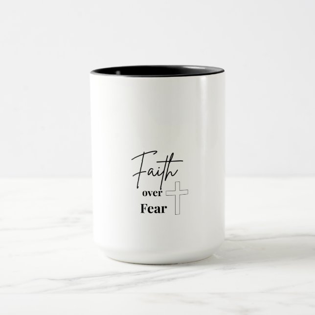 Caneca de Café Cristã Fé Sobre Medo (Centro)