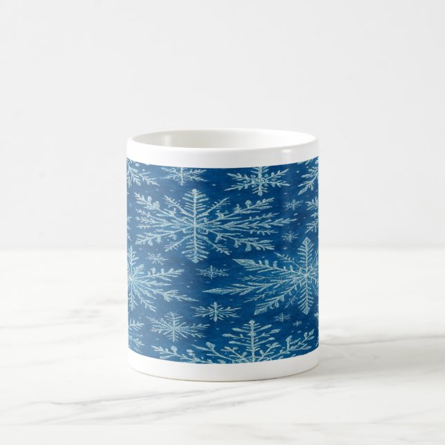Caneca De Café  “Crystal Whispers: A Flurry of Winter Magic” (Centro)