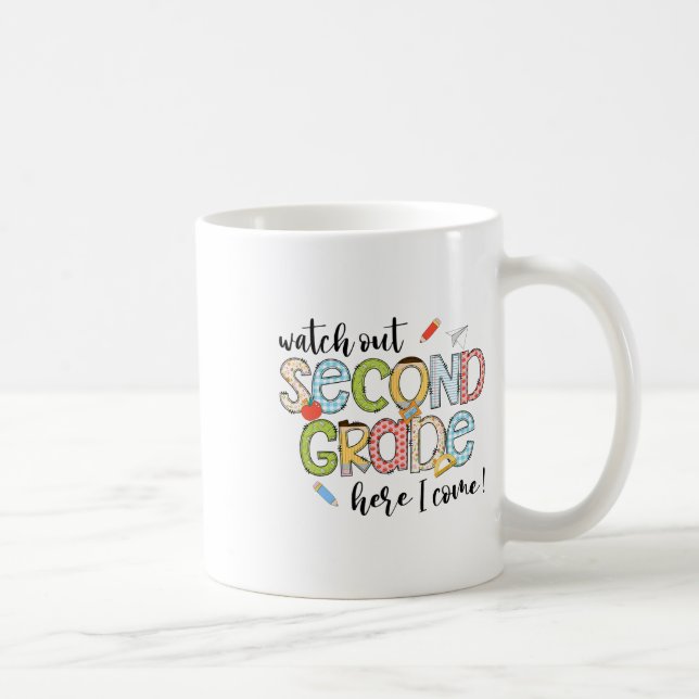 Caneca De Café Cuidado 2ª Série Aqui Vou Eu Primeiro Dia de Volta (Direita)