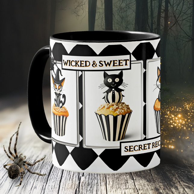 Caneca De Café Cupcakes de Halloween Wicked Cats (Halloween mug featuring cupcake cat treats with spiders on black and white)