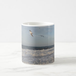 Caneca De Café Curto e Ondas - Café Branco