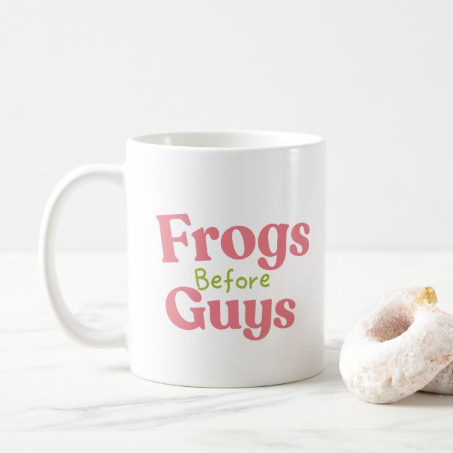 Caneca De Café   Cute frogs before guys (Com Donut)