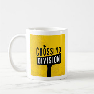 Caneca de café da divisão de cruzamento