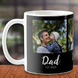 Caneca De Café Dad Established Script Black 3 Photo<br><div class="desc">Black White Dad Established Script Black 3 Photo Design. Replace the photo with your own of your kids and change the years to the years you became a dad.</div>