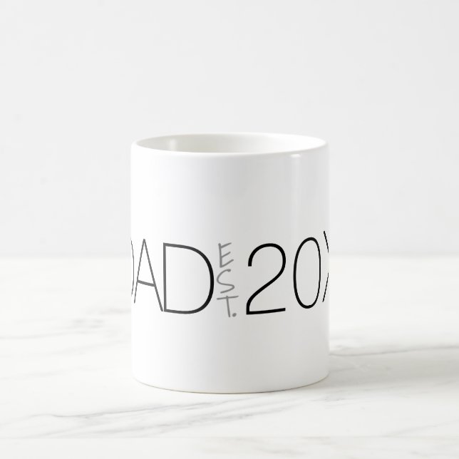 Caneca De Café Dad Established Year Modern Script Design (Centro)