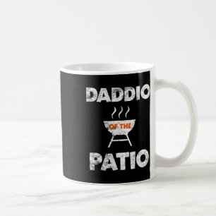 Caneca De Café Daddio Do Grelha De Pai De Patio Em Julho