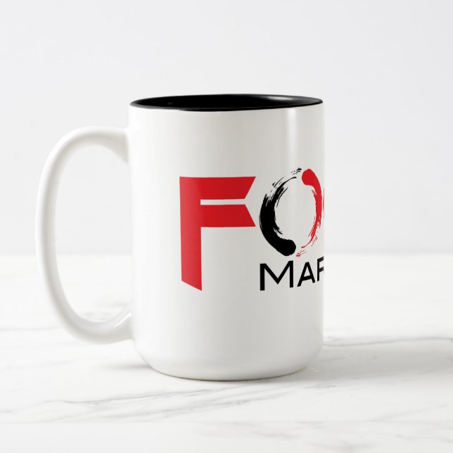 Caneca de café das artes marciais do foco (Esquerda)