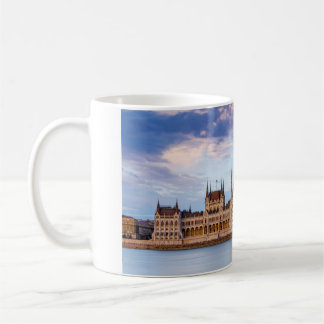 Caneca De Café Das Parlamentsgebäude in Budapest an der Donau Kaf