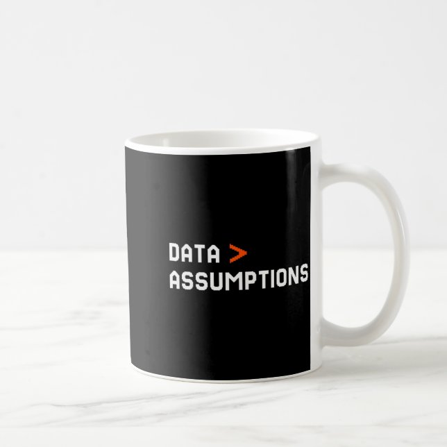 Caneca De Café Data over assumptions funny tech analyst scientist (Direita)