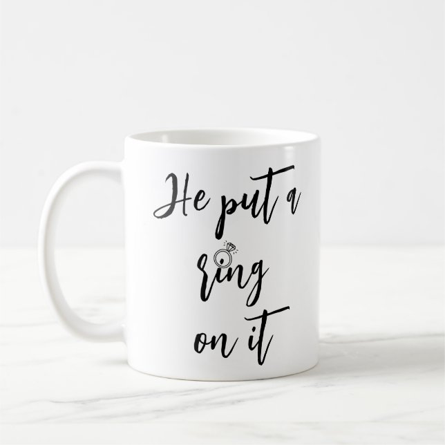 Caneca de Café de Anel de Noivado Romântico (Esquerda)