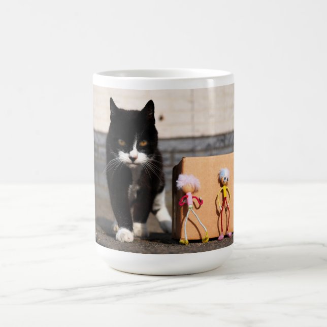 Caneca De Café De Fubby's verstoppen zich voor de kat Ping. (Centro)